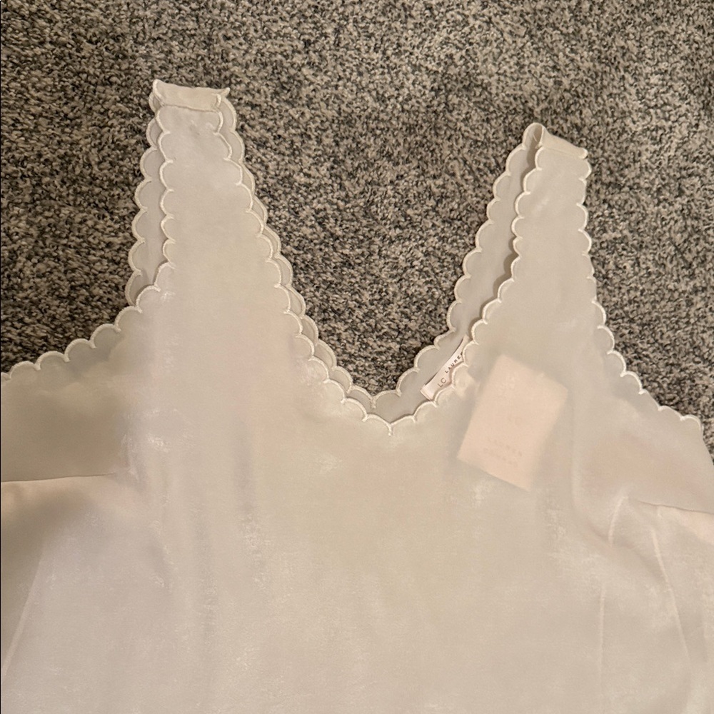 LC Lauren Conrad White Scallop-Trim Satin V-Neck Cami - Picture 3 of 8